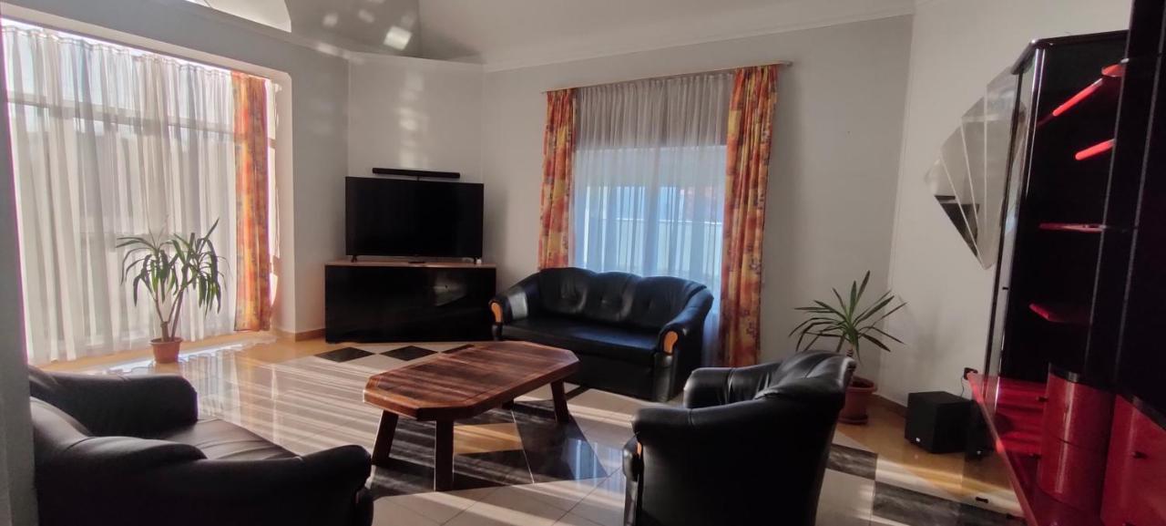 Nikolux Apartman Hajduszoboszlo Exterior foto