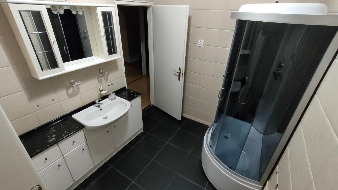 Nikolux Apartman Hajduszoboszlo Exterior foto