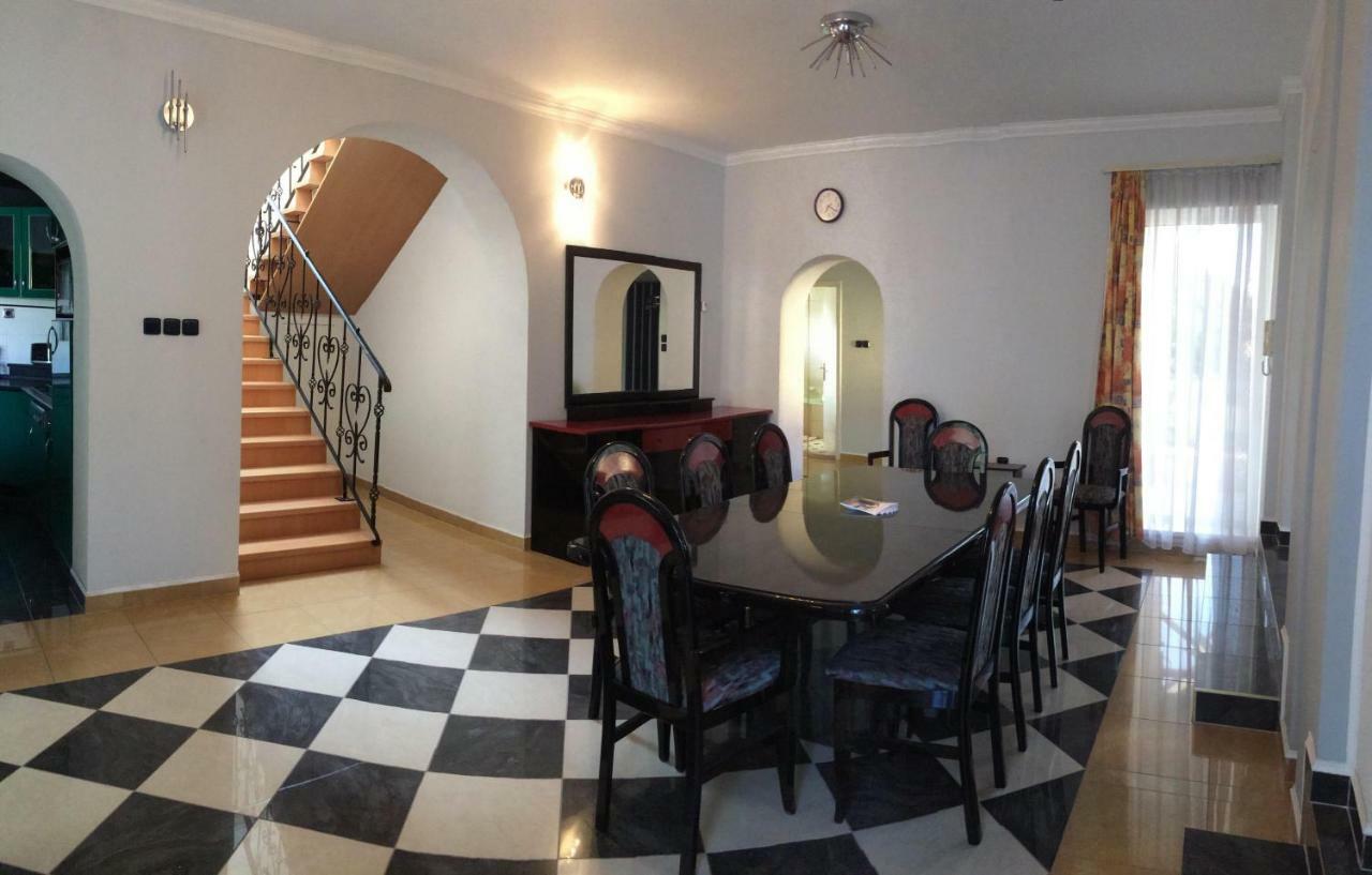 Nikolux Apartman Hajduszoboszlo Exterior foto